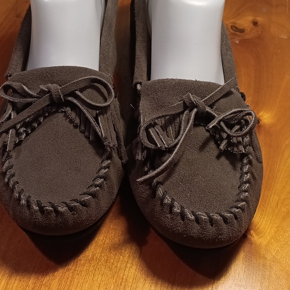 Minnetonka Mocassins Size 11 - Picture 2 of 10